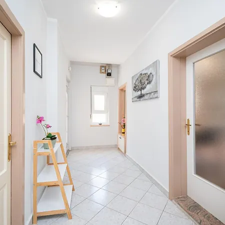 By The Sea - 21958 아파트